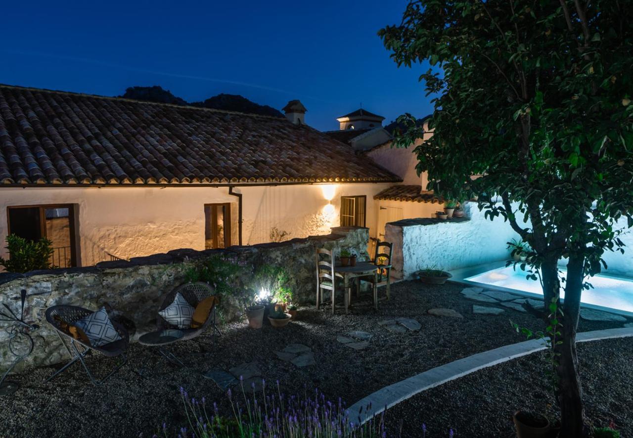 Casa De Los Cuadros Villaluenga Del Rosario Luaran gambar